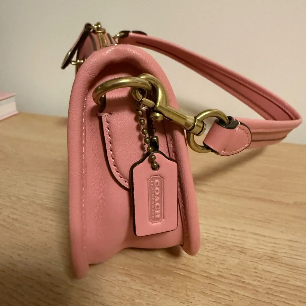Candy Pink Coach swinger bag 20 - Picture 3 of 8